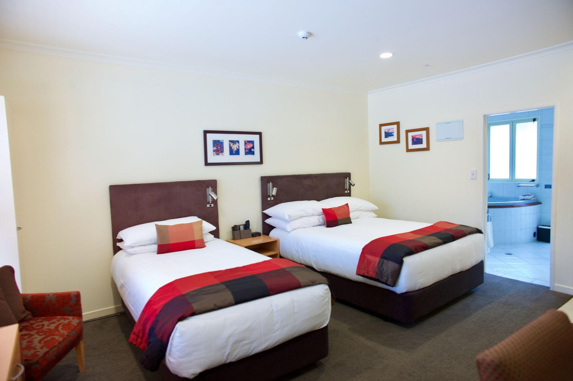 Regal Palms Resort Rotorua Exterior photo A typical hotel room