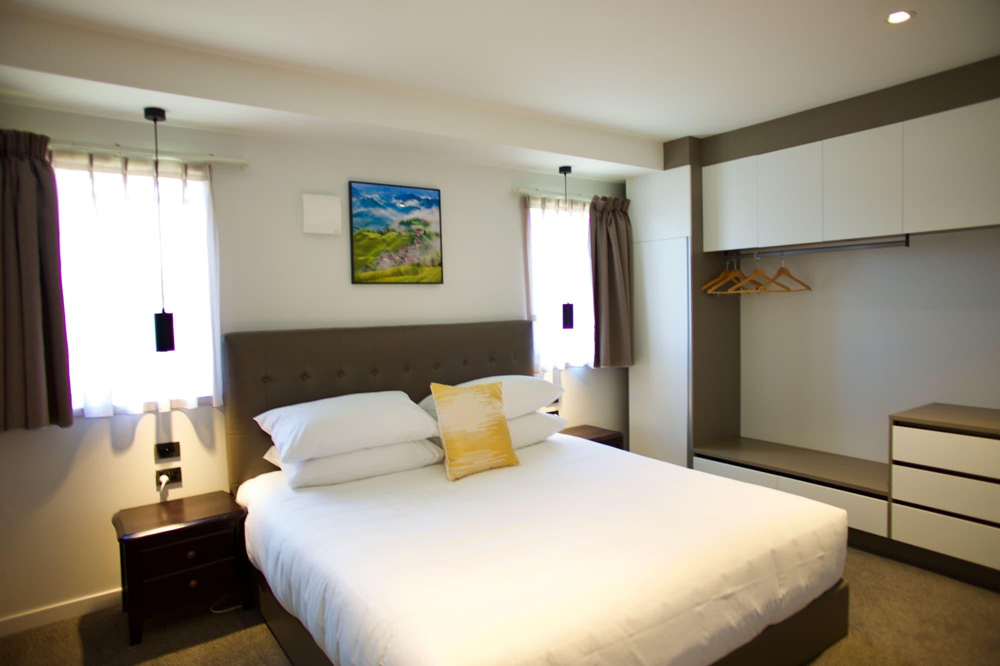 Regal Palms Resort Rotorua Exterior photo A bedroom at the hotel
