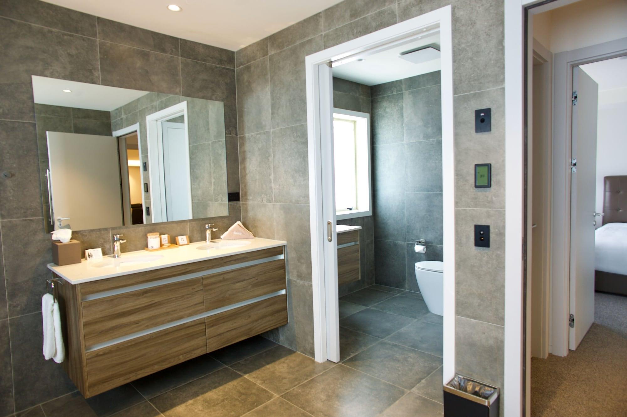 Regal Palms Resort Rotorua Exterior photo Bathroom