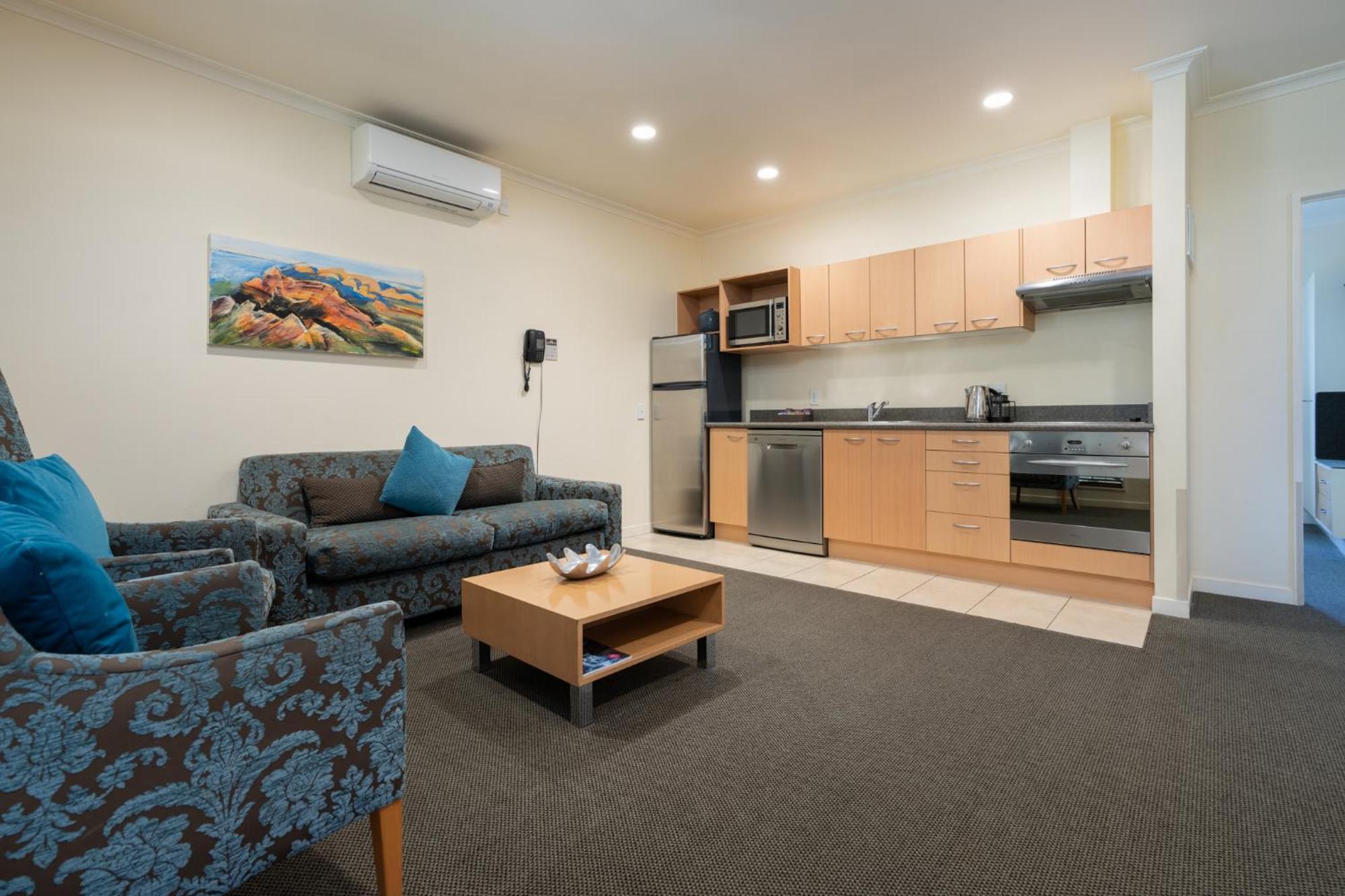 Regal Palms Resort Rotorua Exterior photo A typical apartment at the hotel